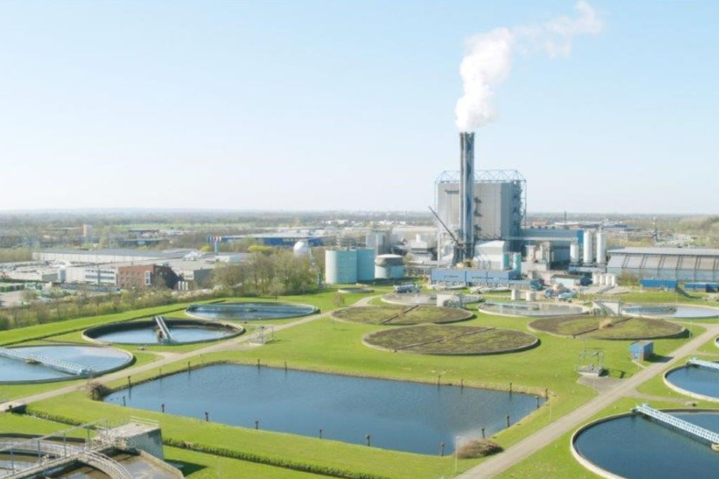 Het InnoFase-terrein: de vuilverbrandingsfabriek en waterzuivering